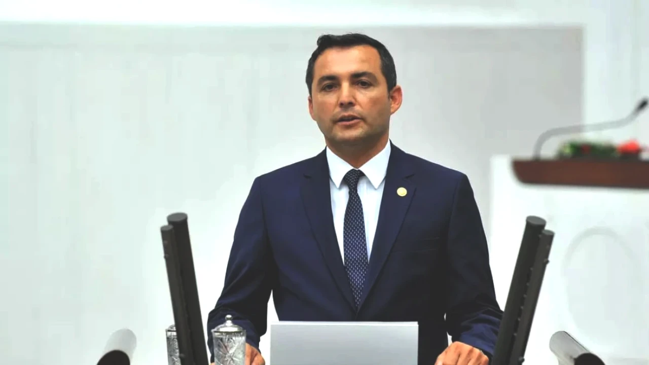 Manavgat'ta Sıra Dışı Gelişme: Belediye Başkanı Niyazi Nefi Kara, CHP'den İstifa Etti!